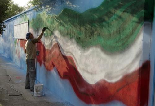 انتخاب 49 نقاشی دیواری برای عرضه در شهر تهران