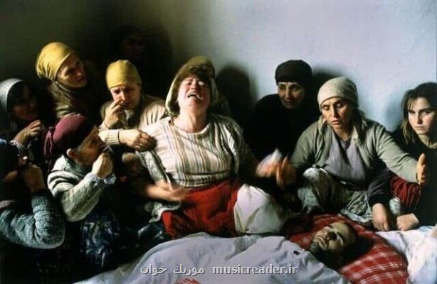 عکسی تکان دهنده از عزاداری یک مادر برای فرزندش
