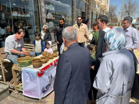 طرح کارگاه گردی و آشنائی گردشگران با هنر سفالگری در لالجین