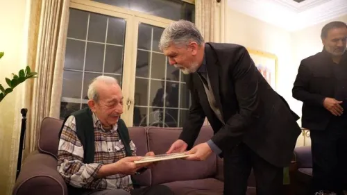 دیدار وزیر ارشاد با حسن ریاحی به همراه فیلم