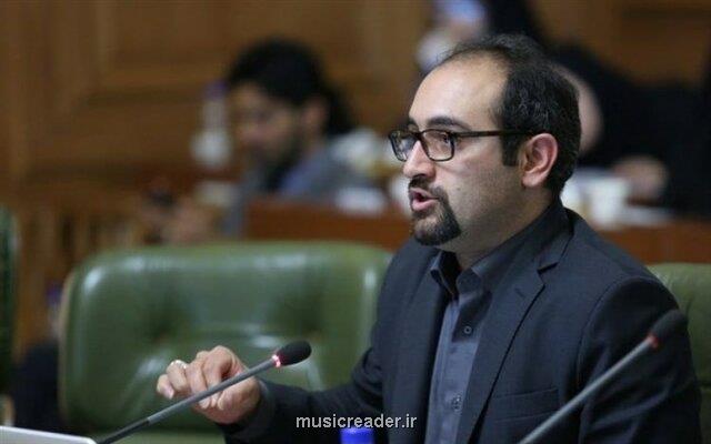 انتقاد عضو شورا از تخریب مجسمه های موزه هنرهای معاصر به دنبال آبیاری نامناسب